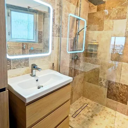 Apartment 3p 72m2 Climatise Vue Exceptionnelle Cathedrale St Nicolas Et