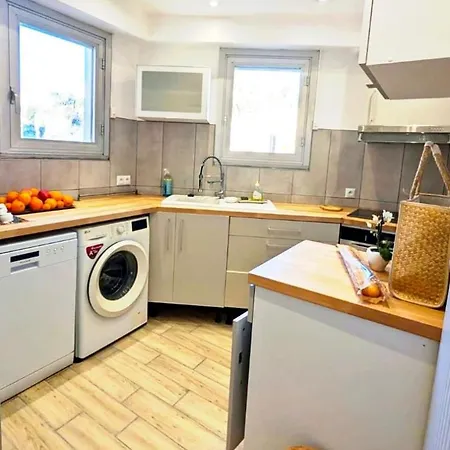 3p 72m2 Climatise Vue Exceptionnelle Cathedrale St Nicolas Et 아파트